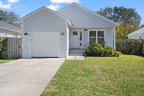 5 Minutes to Beach and Downtown Fire pit Grill