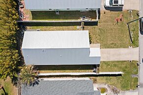 5 Minutes to Beach and Downtown Fire pit Grill