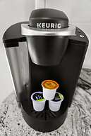 5 Minutes to Beach and Downtown Fire pit Grill