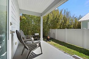 5 Minutes to Beach and Downtown Fire pit Grill