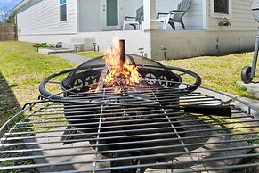 5 Minutes to Beach and Downtown Fire pit Grill