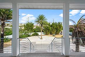 400 Steps to Sand Waterfront Luxury w Dock Pool