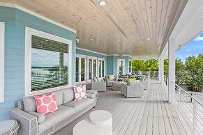 400 Steps to Sand Waterfront Luxury w Dock Pool
