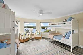 400 Steps to Sand Waterfront Luxury w Dock Pool