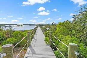 400 Steps to Sand Waterfront Luxury w Dock Pool