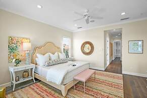 400 Steps to Sand Waterfront Luxury w Dock Pool