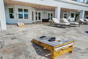 400 Steps to Sand Waterfront Luxury w Dock Pool