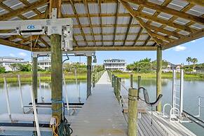 400 Steps to Sand Waterfront Luxury w Dock Pool