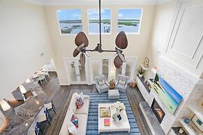 400 Steps to Sand Waterfront Luxury w Dock Pool