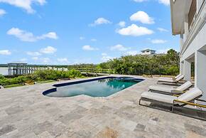 400 Steps to Sand Waterfront Luxury w Dock Pool