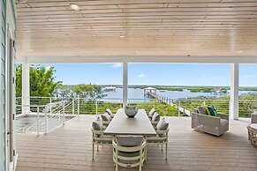 400 Steps to Sand Waterfront Luxury w Dock Pool