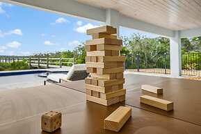 400 Steps to Sand Waterfront Luxury w Dock Pool