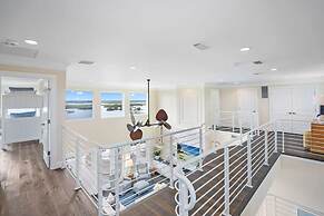 400 Steps to Sand Waterfront Luxury w Dock Pool