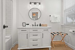 Waterfront Incredible Views Fire pit Renovated