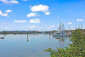 Waterfront Incredible Views Fire pit Renovated