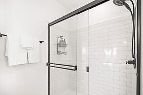 Waterfront Incredible Views Fire pit Renovated