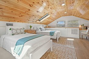 Waterfront Incredible Views Fire pit Renovated