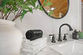 Waterfront Incredible Views Fire pit Renovated