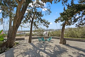 Waterfront Incredible Views Fire pit Renovated