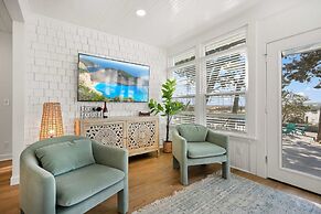 Waterfront Incredible Views Fire pit Renovated