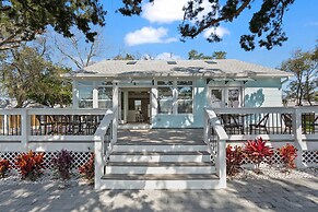 Waterfront Incredible Views Fire pit Renovated