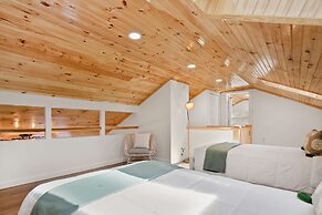 Waterfront Incredible Views Fire pit Renovated