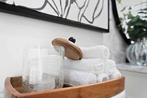 Waterfront Incredible Views Fire pit Renovated