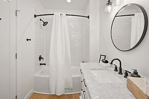 Waterfront Incredible Views Fire pit Renovated