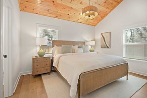 Waterfront Incredible Views Fire pit Renovated