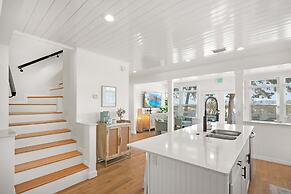 Waterfront Incredible Views Fire pit Renovated