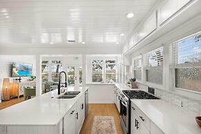 Waterfront Incredible Views Fire pit Renovated