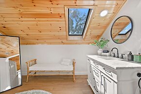 Waterfront Incredible Views Fire pit Renovated