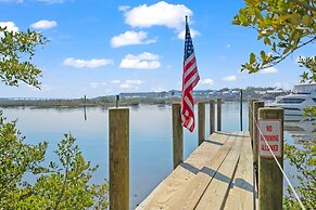 Waterfront Incredible Views Fire pit Renovated