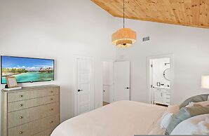 Waterfront Incredible Views Fire pit Renovated