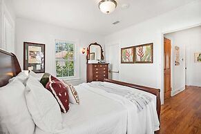 Historic in Downtown St Aug Steps to Ice Plant