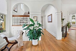 Historic in Downtown St Aug Steps to Ice Plant