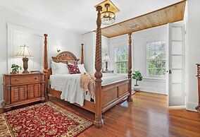 Historic in Downtown St Aug Steps to Ice Plant