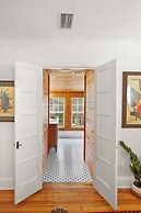 Historic in Downtown St Aug Steps to Ice Plant