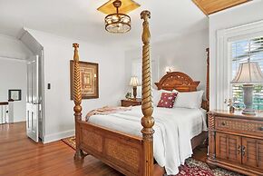 Historic in Downtown St Aug Steps to Ice Plant