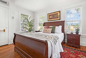 Historic in Downtown St Aug Steps to Ice Plant