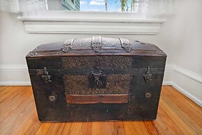 Historic in Downtown St Aug Steps to Ice Plant