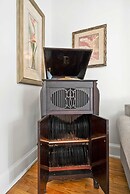 Historic in Downtown St Aug Steps to Ice Plant