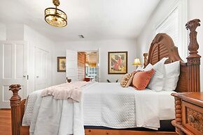 Historic in Downtown St Aug Steps to Ice Plant