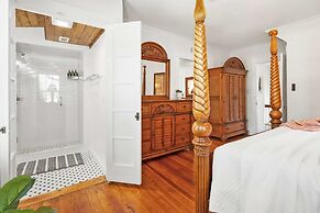 Historic in Downtown St Aug Steps to Ice Plant