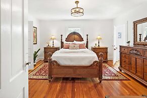 Historic in Downtown St Aug Steps to Ice Plant