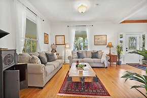 Historic in Downtown St Aug Steps to Ice Plant