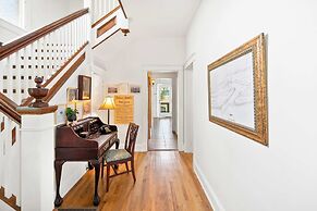 Historic in Downtown St Aug Steps to Ice Plant