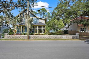 Historic in Downtown St Aug Steps to Ice Plant