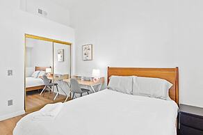 Bright Spacious Stay Near LA Top Attractions