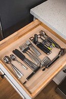 Bright Spacious Stay Near LA Top Attractions